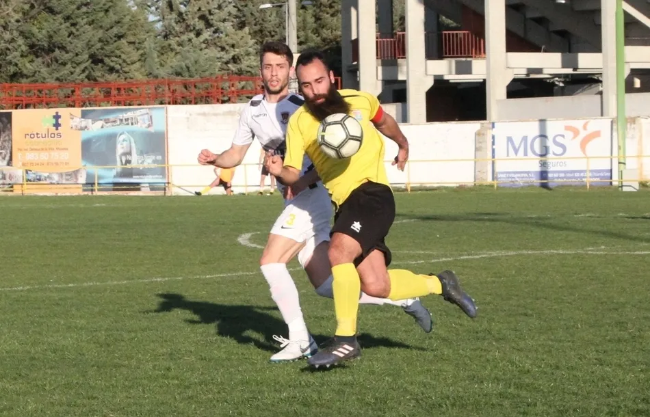 Foto 4 - El Mojados le moja un a&ntilde;o m&aacute;s la oreja al Ciudad Rodrigo pese a empezar ganando  
