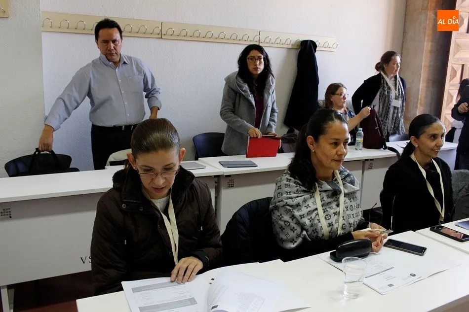Foto 2 - La USAL intentar&aacute; atraer&nbsp;mujeres a los estudios de Ciencia, Tecnolog&iacute;a, Ingenier&iacute;a y...