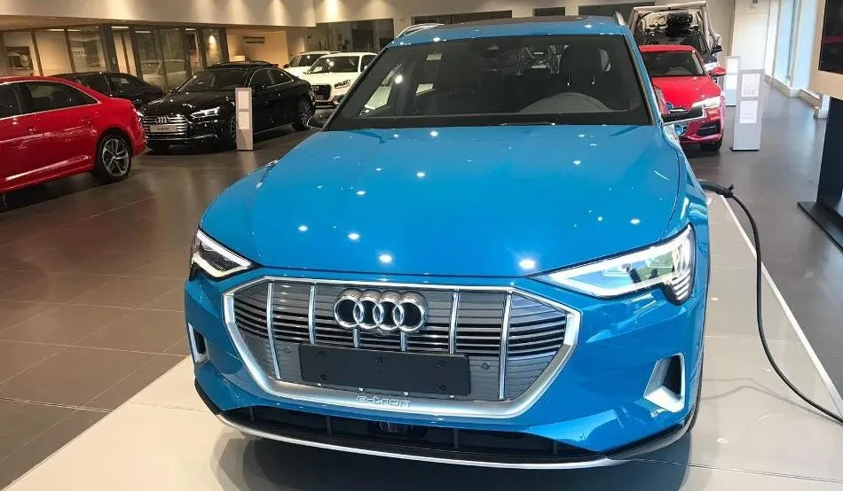 El Audio e-tron en el concesionario Helmántica