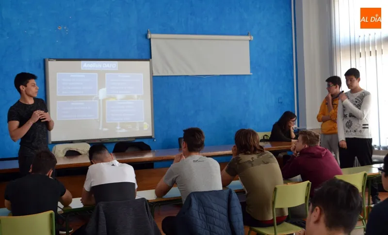 Foto 5 - &lsquo;Motivar para Emprender&rsquo; entrega los premios comarcales de su X edici&oacute;n en el IES Pe&ntilde;aranda