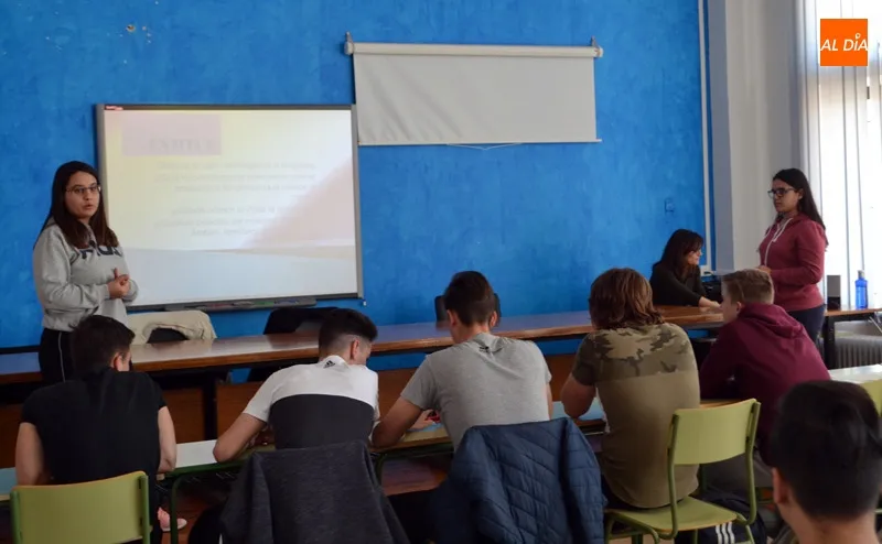 Foto 4 - &lsquo;Motivar para Emprender&rsquo; entrega los premios comarcales de su X edici&oacute;n en el IES Pe&ntilde;aranda