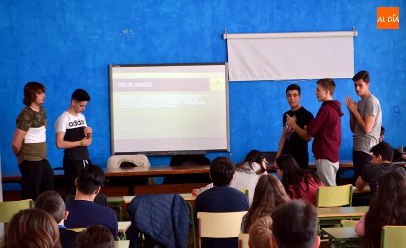 Foto 3 - &lsquo;Motivar para Emprender&rsquo; entrega los premios comarcales de su X edici&oacute;n en el IES Pe&ntilde;aranda