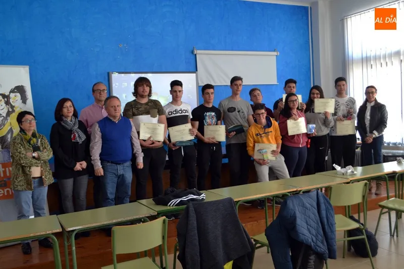 Foto 2 - &lsquo;Motivar para Emprender&rsquo; entrega los premios comarcales de su X edici&oacute;n en el IES Pe&ntilde;aranda