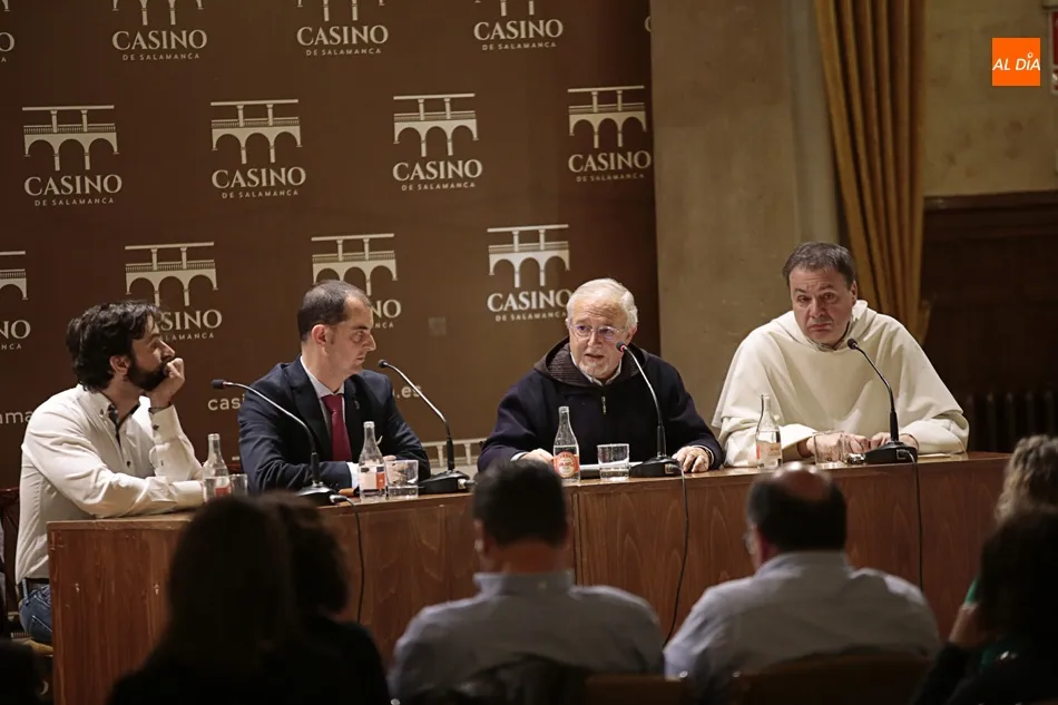 Foto 4 - Mesa redonda en el Casino para tratar la importancia de las &oacute;rdenes religiosas