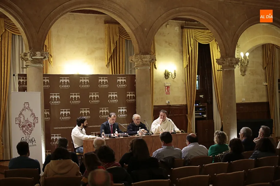 Foto 3 - Mesa redonda en el Casino para tratar la importancia de las &oacute;rdenes religiosas