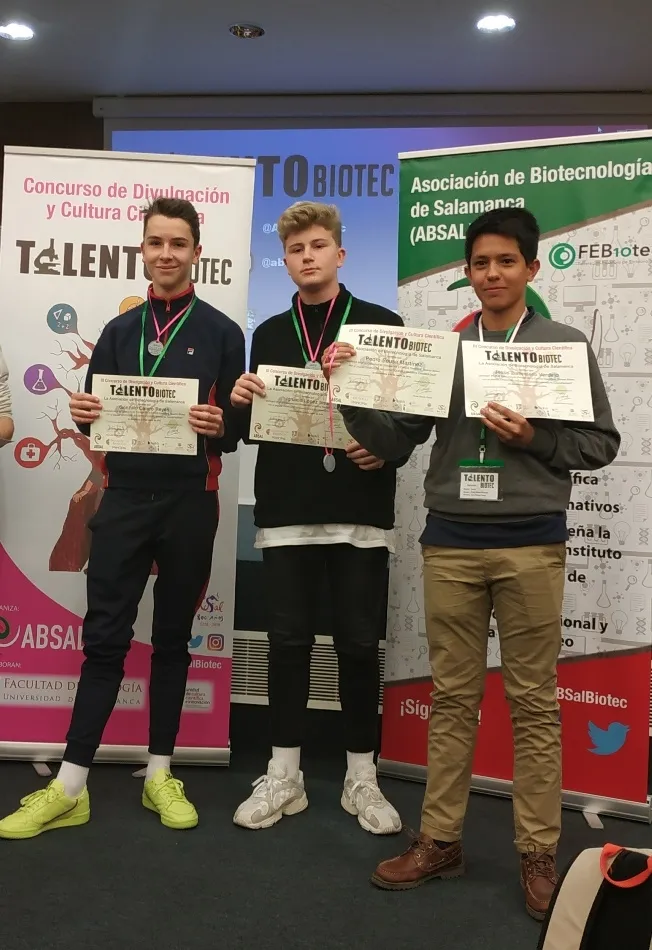 Foto 3 - Cuatro alumnos del colegio Marista Champagnat ganan el III Concurso Talento Biotec