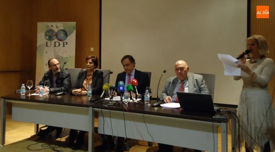 Foto 6 - Puesta de largo en Salamanca de la Federaci&oacute;n de Asociaciones Provinciales de Pensionistas y...