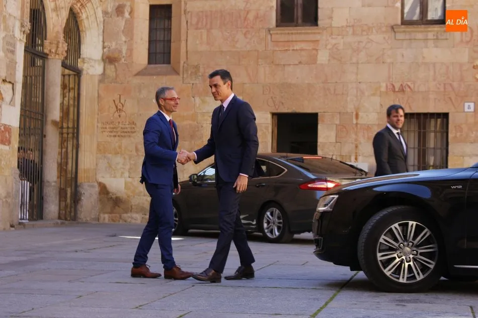 Foto 10 - El presidente del Gobierno conoce el &ldquo;potencial docente, investigador y cultural&rdquo; de la...