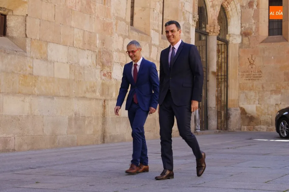 Foto 9 - El presidente del Gobierno conoce el &ldquo;potencial docente, investigador y cultural&rdquo; de la...