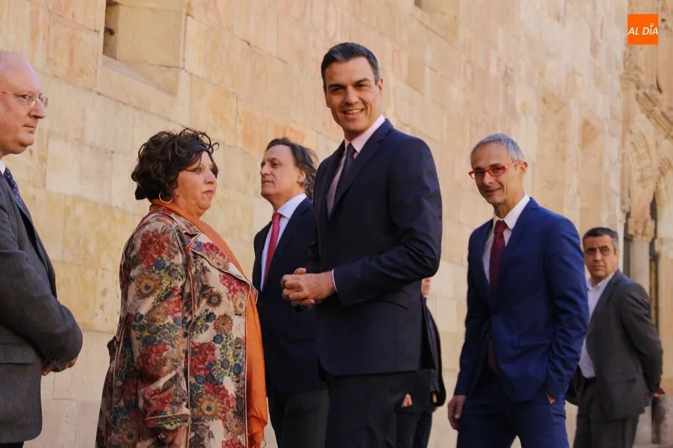 Foto 8 - El presidente del Gobierno conoce el &ldquo;potencial docente, investigador y cultural&rdquo; de la...