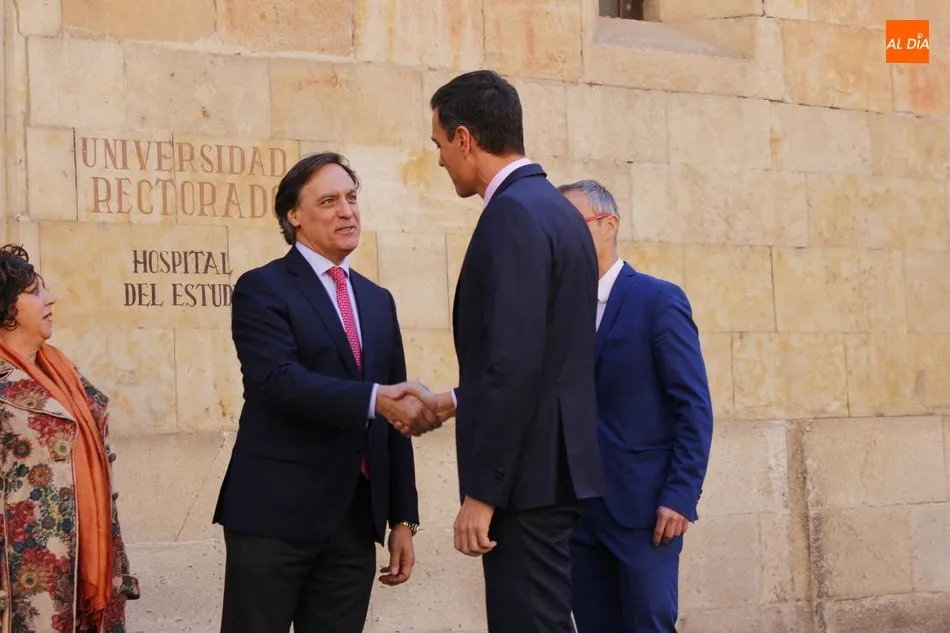 Foto 5 - El presidente del Gobierno conoce el &ldquo;potencial docente, investigador y cultural&rdquo; de la...