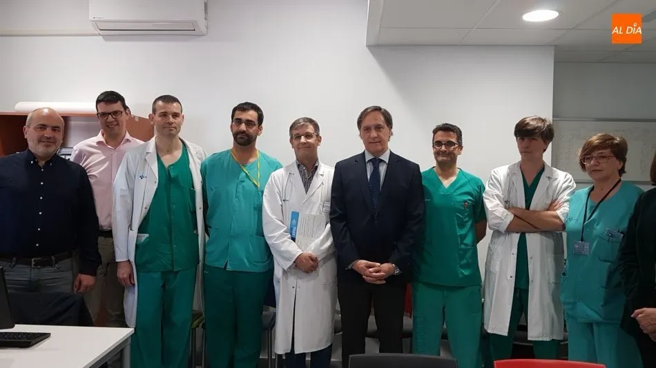 El alcalde, durante la visita al Servicio de Cardiología del Hospital