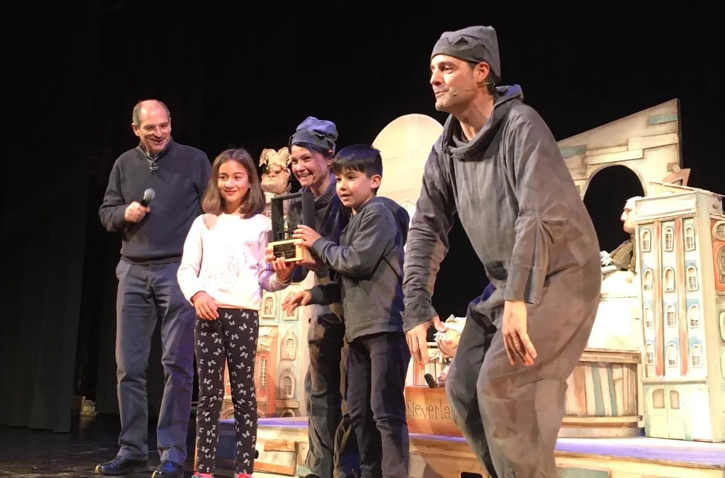 Foto 3 - Festuc Teatre recibe su premio de la Feria 2018 en una nueva sesi&oacute;n teatral para escolares  