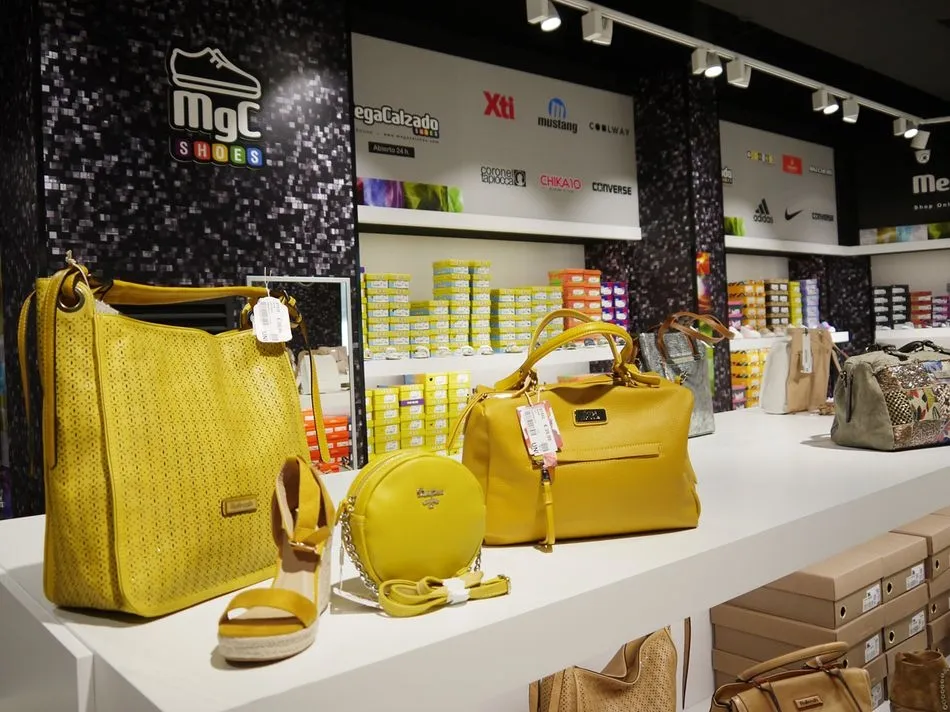 Foto 5 - Megacalzado abre en El Tormes una tienda renovada con miles de propuestas para esta primavera...