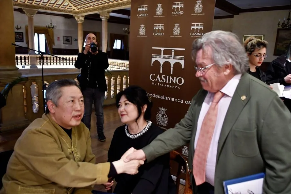 Foto 5 - El Casino de Salamanca exhibe la pintura del maestro japon&eacute;s Kousei Takenaka  