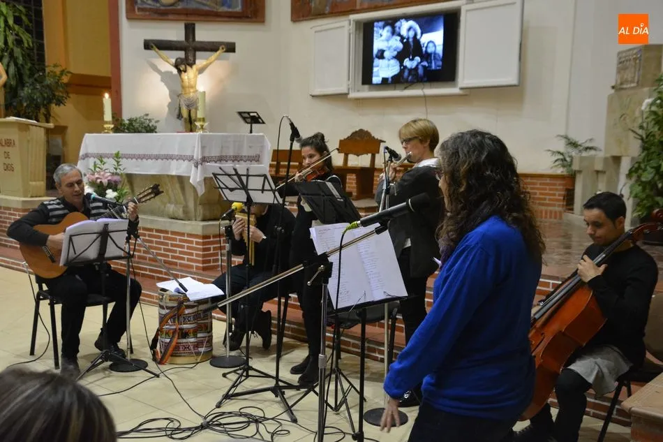 Foto 11 - Concierto en la parroquia del Milagro de San Jos&eacute; a favor de los refugiados en Grecia