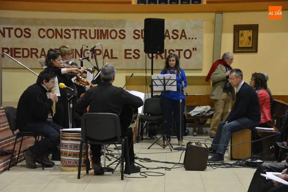 Foto 9 - Concierto en la parroquia del Milagro de San Jos&eacute; a favor de los refugiados en Grecia