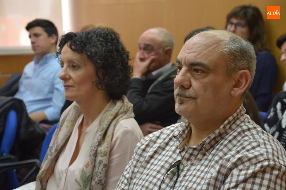 Foto 2 - Entrega de premios a los 10 mejores clasificados en la fase local de la Olimpiada de Econom&iacute;a