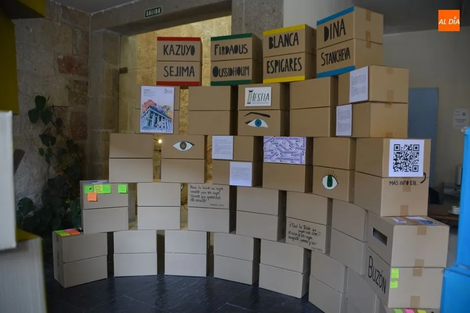 Foto 7 - Alumnos de la USAL revelan el trabajo art&iacute;stico de mujeres no reconocidas en la exposici&oacute;n...