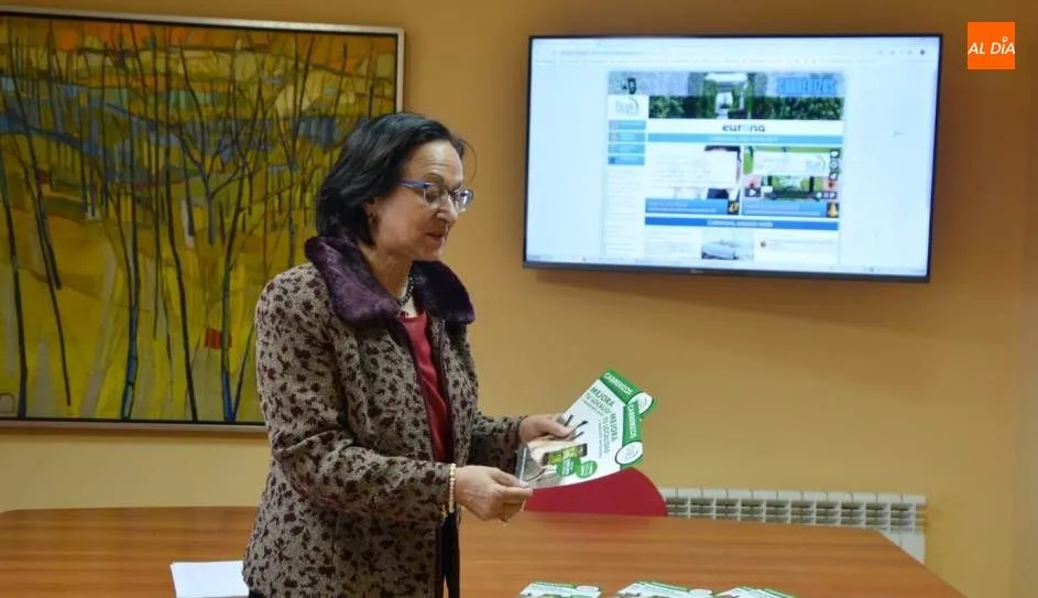 Lourdes Villoria, alcaldesa de Cabrerizos, en la presentación de este servicio municipal. Foto de Lydia González
