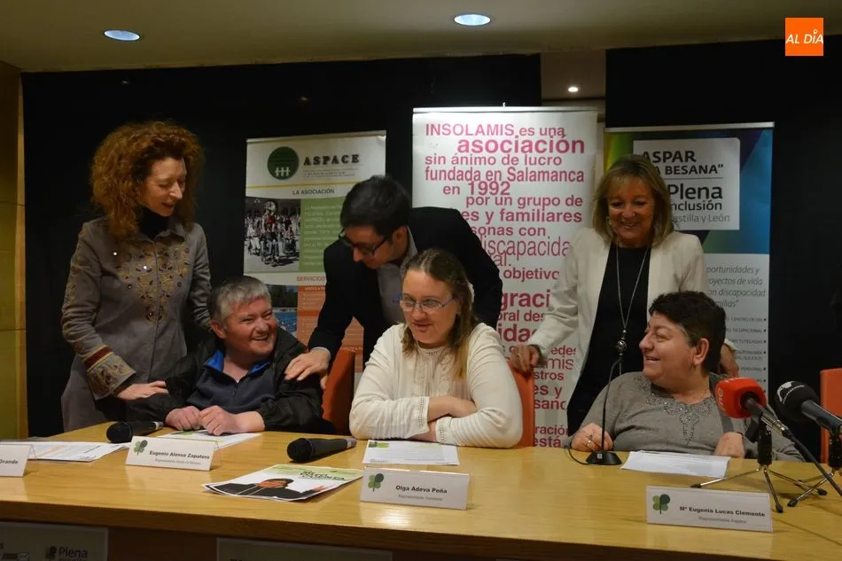 Foto 3 - &ldquo;Los pol&iacute;ticos se tendr&iacute;an que pringar m&aacute;s, que somos personas como todo el mundo&rdquo;  