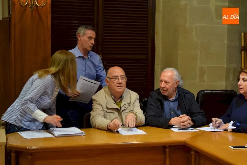 Foto 2 - El Ayuntamiento de Alba de Tormes celebra el &uacute;ltimo pleno de la legislatura sin conocerse a&uacute;n los ...