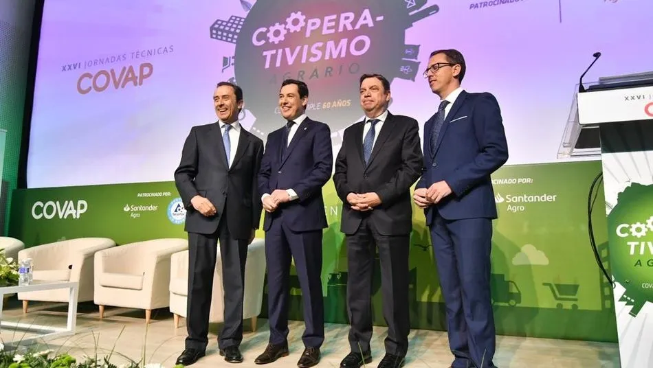 El ministro de Agricultura ha destacado la importancia del cooperativismo