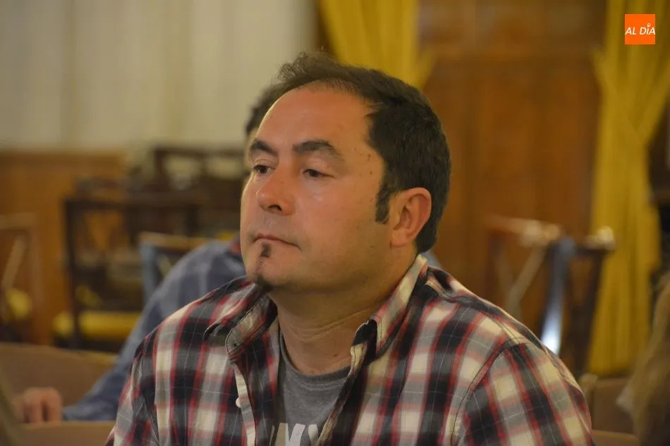Foto 7 - Juan Manuel Velasco recopila en un libro los parques y jardines de la provincia