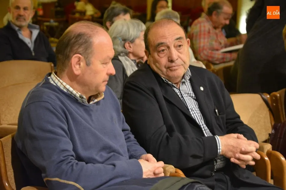 Foto 5 - Juan Manuel Velasco recopila en un libro los parques y jardines de la provincia