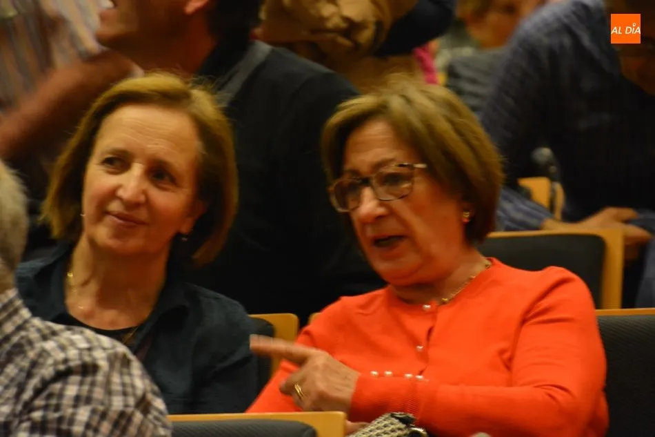 Foto 5 - El Teatro de Unicaja Banco acoge el estreno del documental sobre la v&iacute;a f&eacute;rrea de La Fregeneda