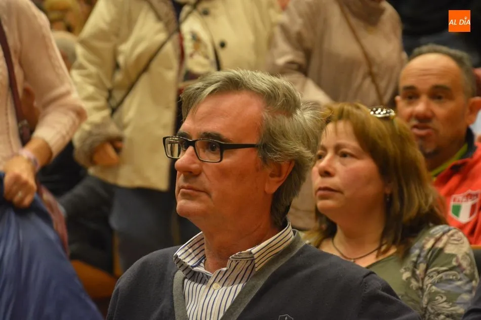 Foto 3 - El Teatro de Unicaja Banco acoge el estreno del documental sobre la v&iacute;a f&eacute;rrea de La Fregeneda