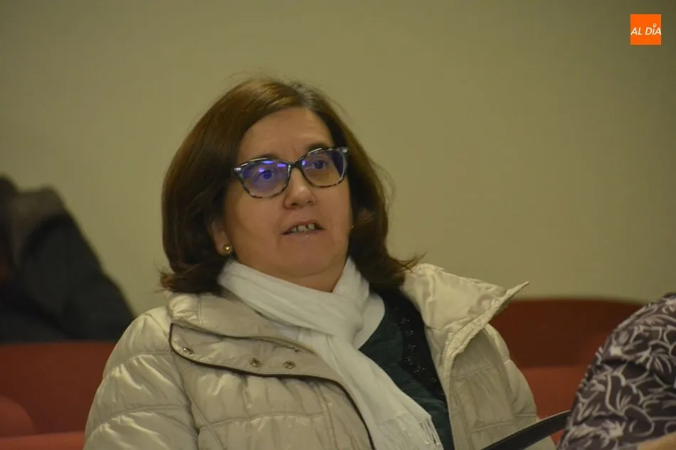 Foto 3 - Inmaculada Cid lleva al Teatro Liceo la cultura del barrio del Oeste
