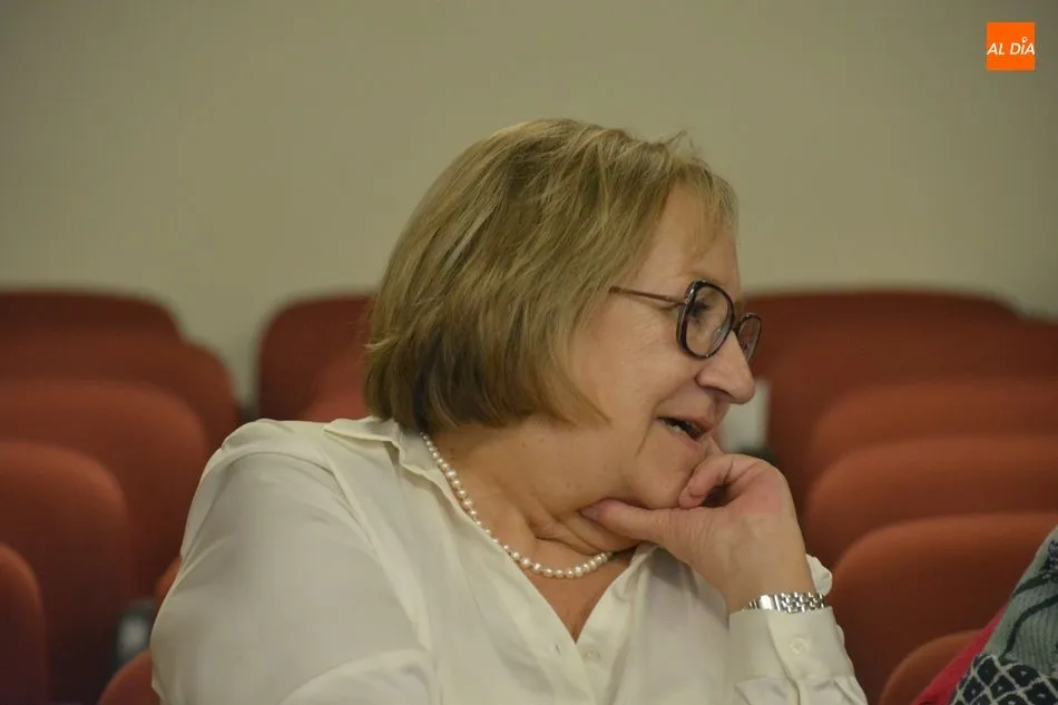 Foto 7 - Inmaculada Cid lleva al Teatro Liceo la cultura del barrio del Oeste