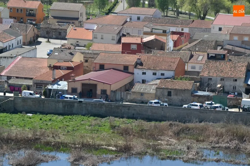 Foto 3 - Macroredada de la Guardia Civil en el barrio del Puente  
