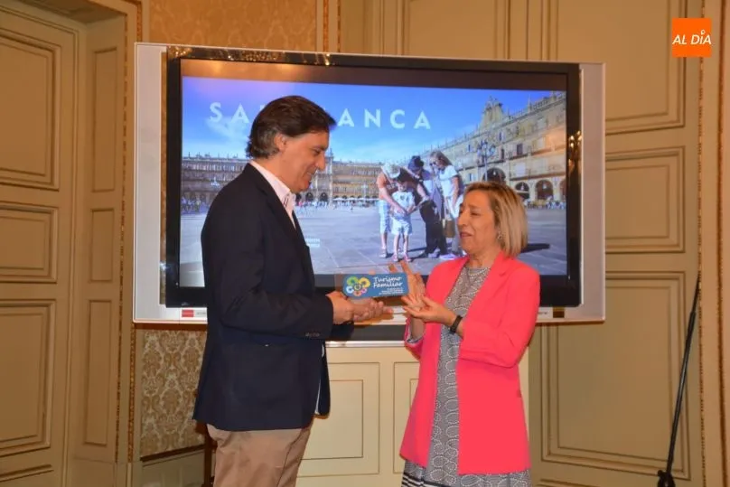 Foto 2 - Salamanca recibe el Sello de Turismo Familiar que otorga la Federaci&oacute;n Espa&ntilde;ola de Familias...
