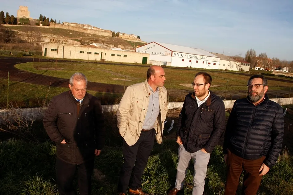 El PP remarca que han sido los técnicos los que han evitado el traslado del mercadillo a las...