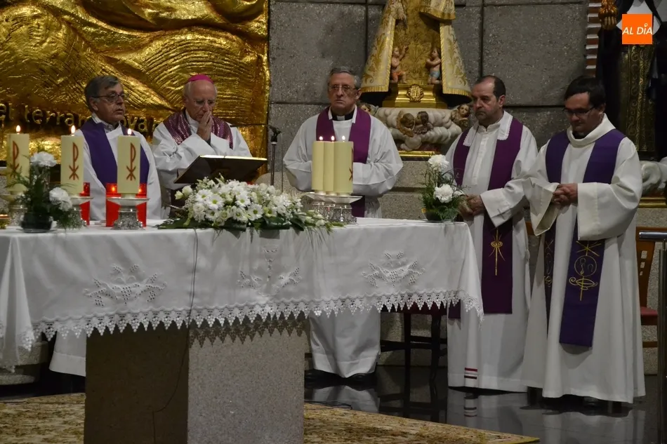 Foto 9 - La Residencia San Jos&eacute; acoge 24 horas seguidas de oraci&oacute;n en busca del perd&oacute;n  
