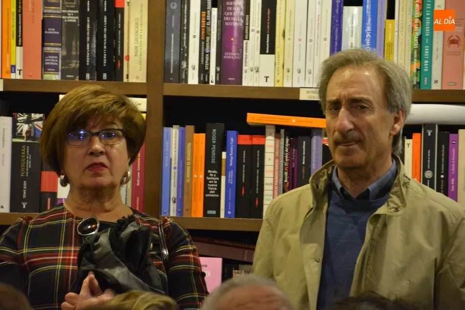 Foto 11 - Domingo Villar presenta su novela &lsquo;El &uacute;ltimo barco&rsquo; en Letras Corsarias  