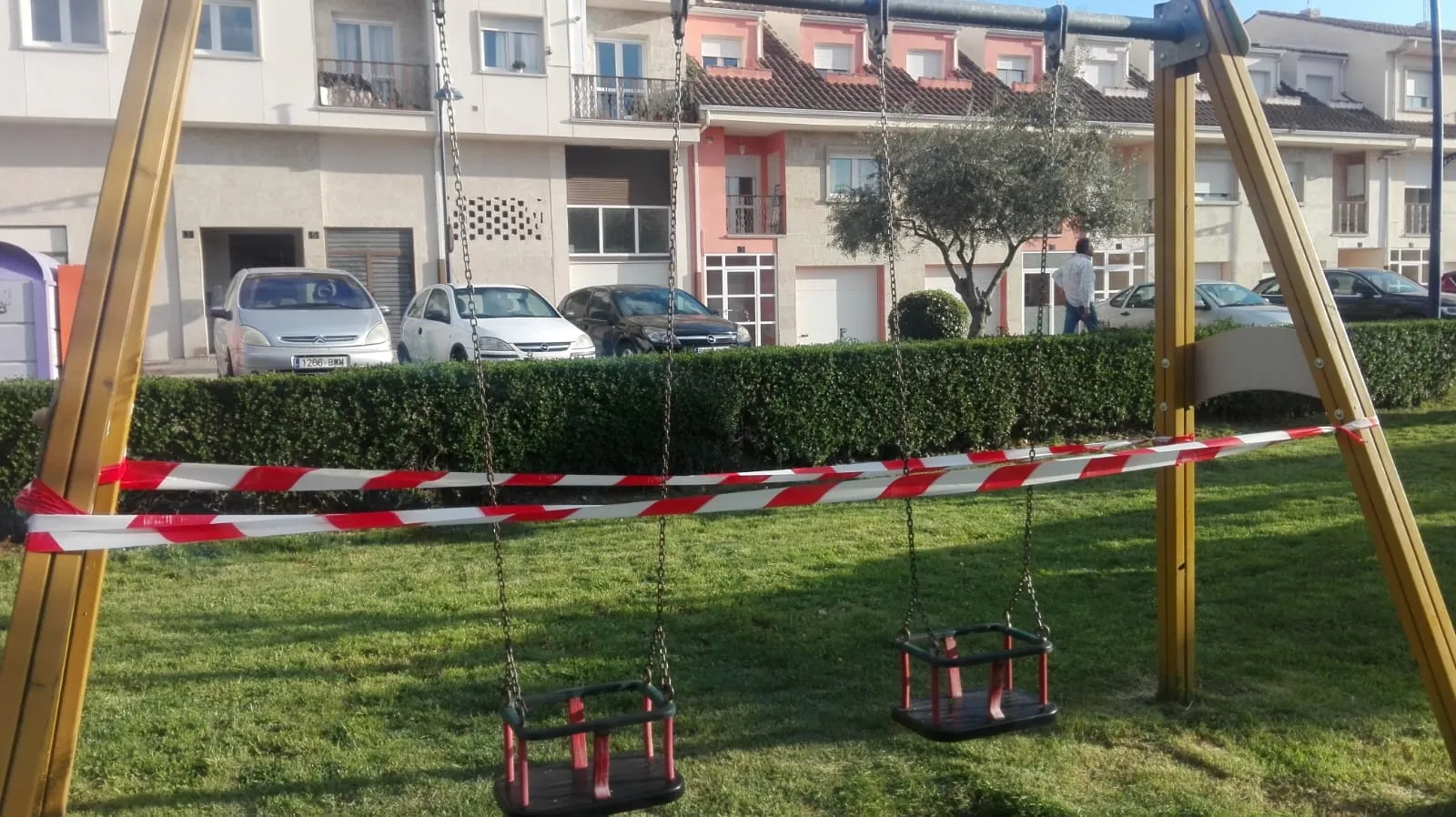 Foto 6 - Precintados por motivos de seguridad varios juegos en el Parque del Valle de San Mart&iacute;n  