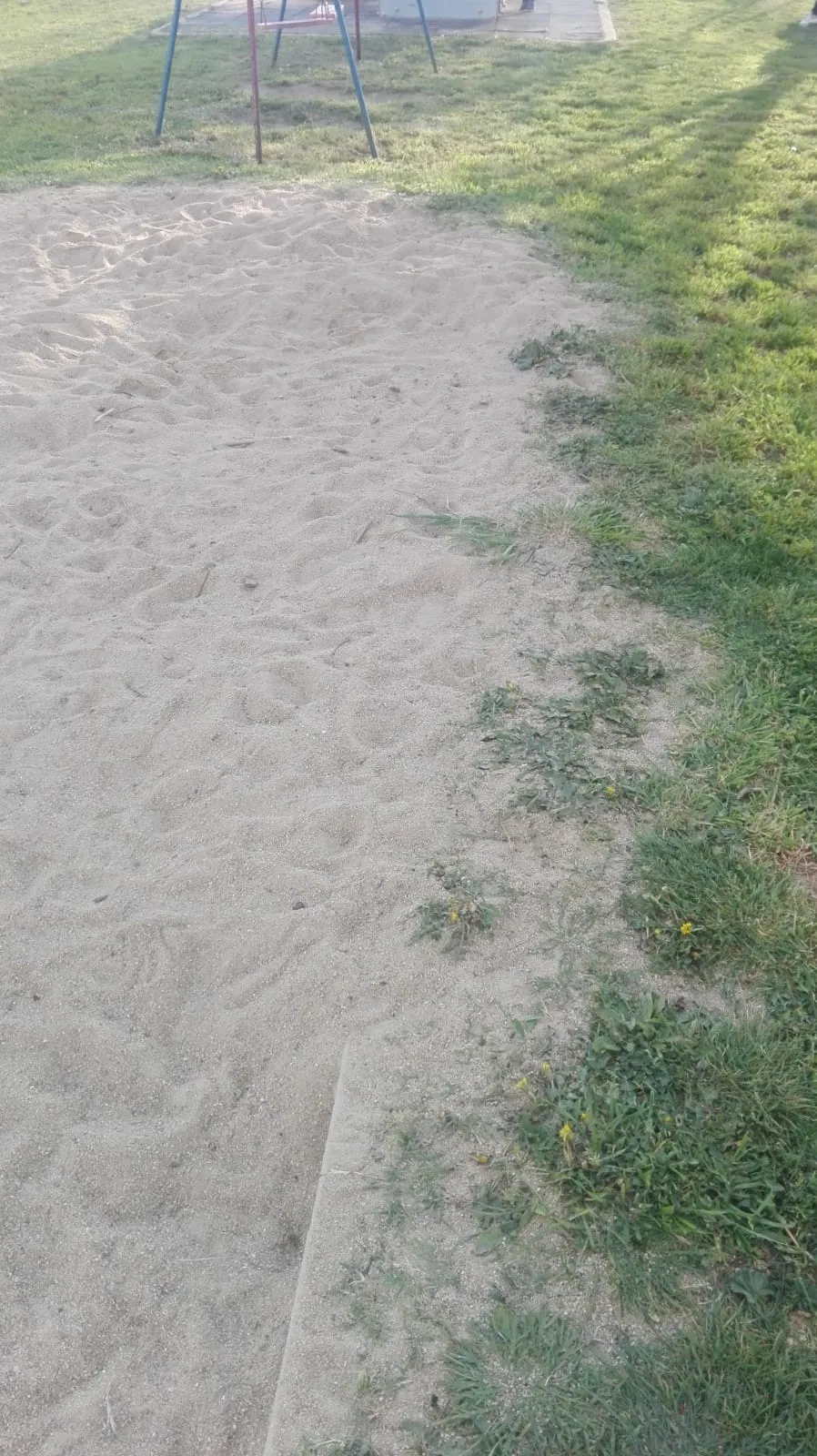 Foto 3 - Precintados por motivos de seguridad varios juegos en el Parque del Valle de San Mart&iacute;n  