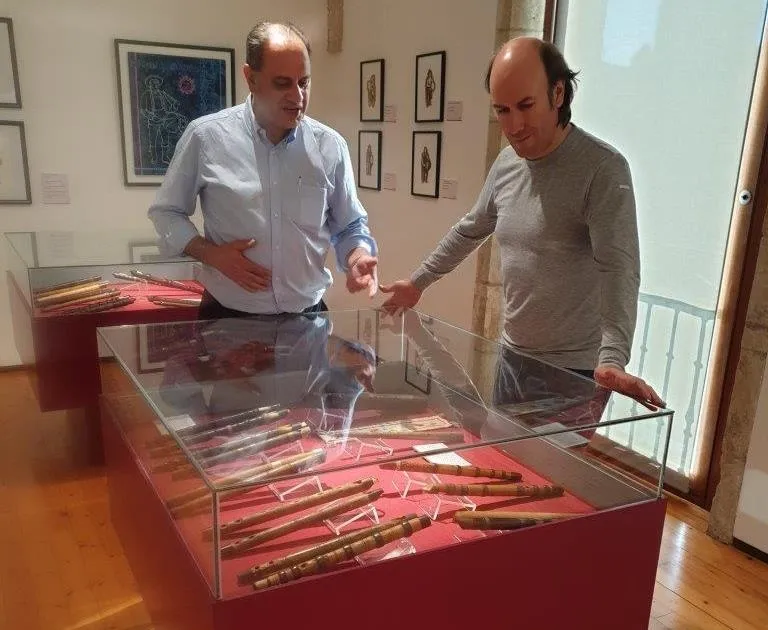 Foto 5 - El prestigioso gaitero y flautista Carlos N&uacute;&ntilde;ez visita Mir&oacute;briga  