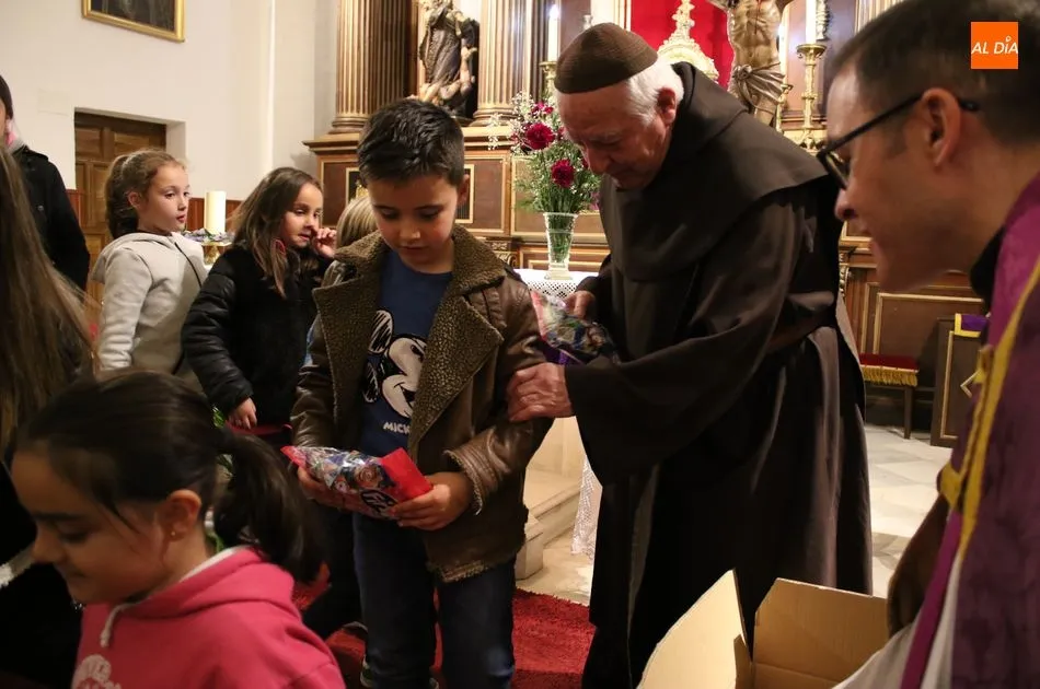 Foto 3 - El V&iacute;a Crucis infantil de los Carmelitas Descalzos se consolida