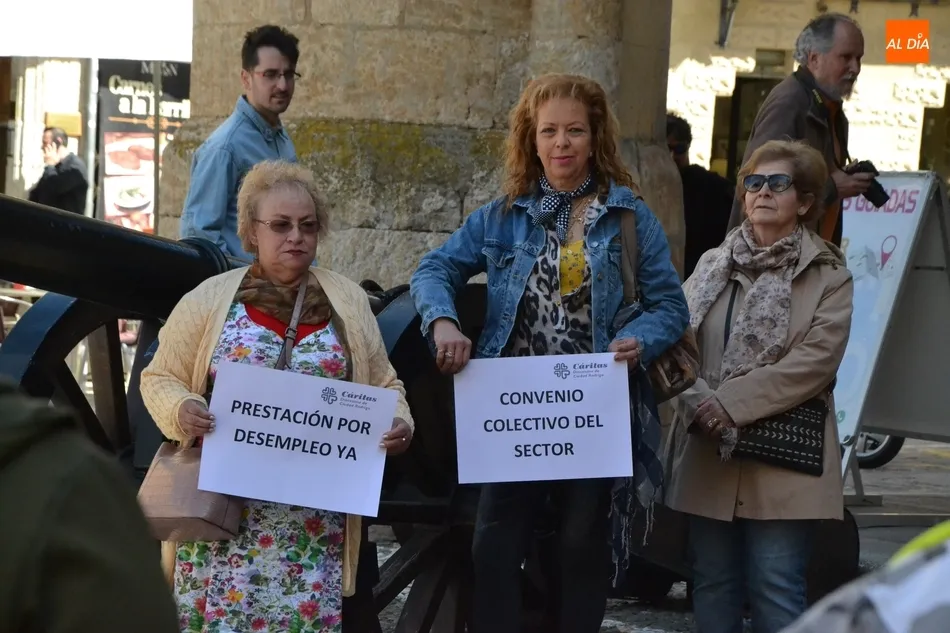 Foto 7 - C&aacute;ritas sale a la calle para concienciar sobre la situaci&oacute;n de las empleadas de hogar  