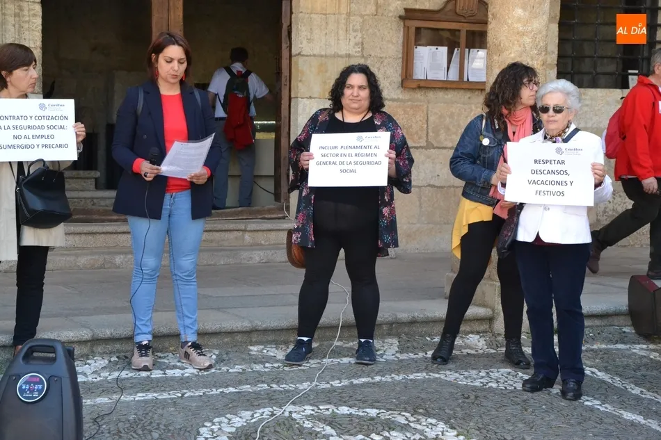 Foto 5 - C&aacute;ritas sale a la calle para concienciar sobre la situaci&oacute;n de las empleadas de hogar  