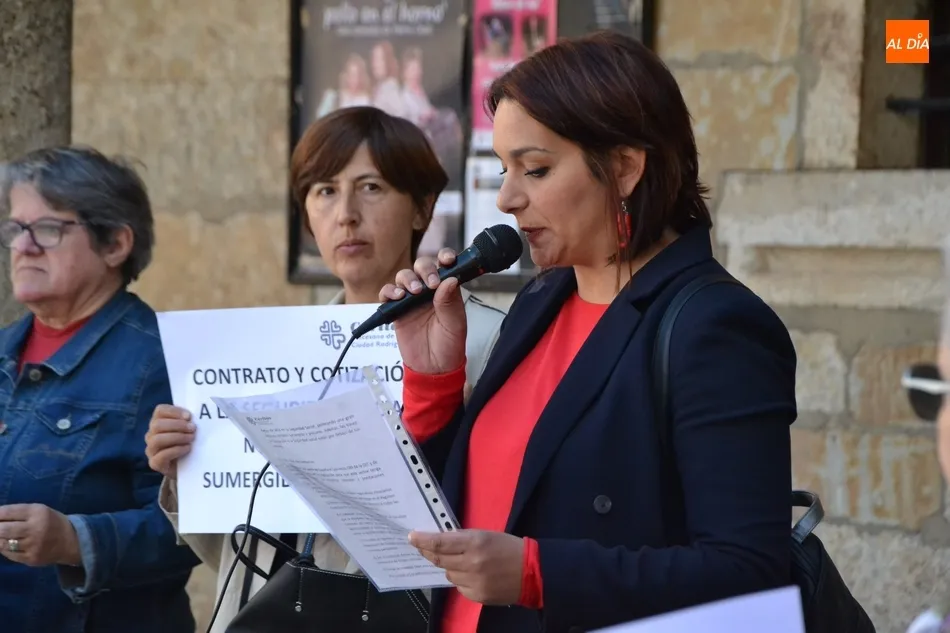 Foto 3 - C&aacute;ritas sale a la calle para concienciar sobre la situaci&oacute;n de las empleadas de hogar  
