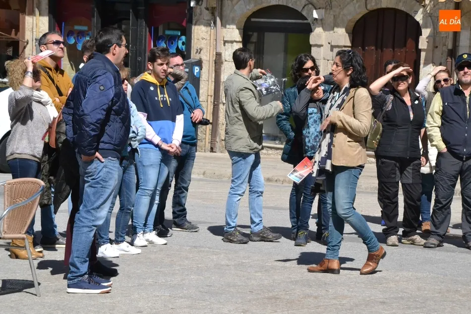 Foto 6 - C&aacute;ritas sale a la calle para concienciar sobre la situaci&oacute;n de las empleadas de hogar  