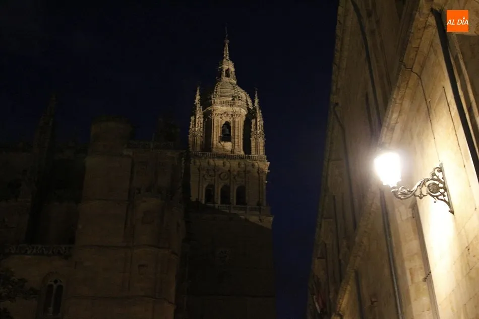 Foto 5 - Salamanca se apaga por la Hora del Planeta