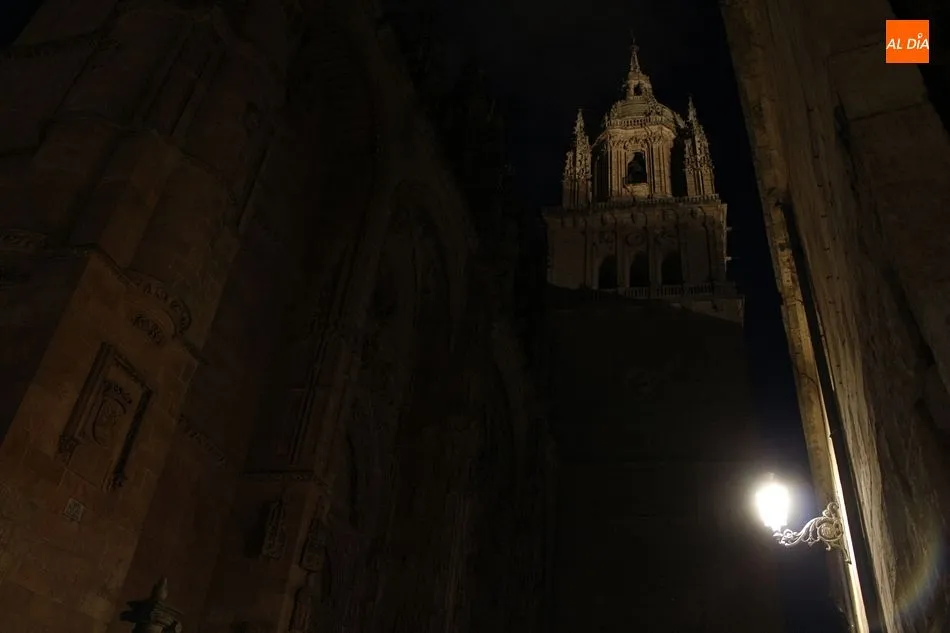 Foto 4 - Salamanca se apaga por la Hora del Planeta