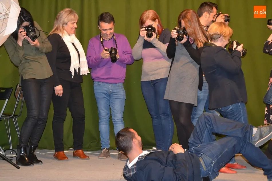 Foto 4 - Clausurada la 5&ordf; edici&oacute;n del exitoso taller de fotograf&iacute;a del Centro Social Aldea  