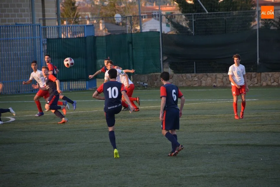 Acción del partido entre el Santa Marta y el Bembibre / Lydia González